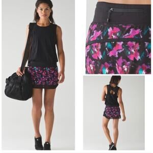 Lululemon Skirt Womens 6 Hotty Hot II Mini Midnight Bloom Black Fuschia Skort